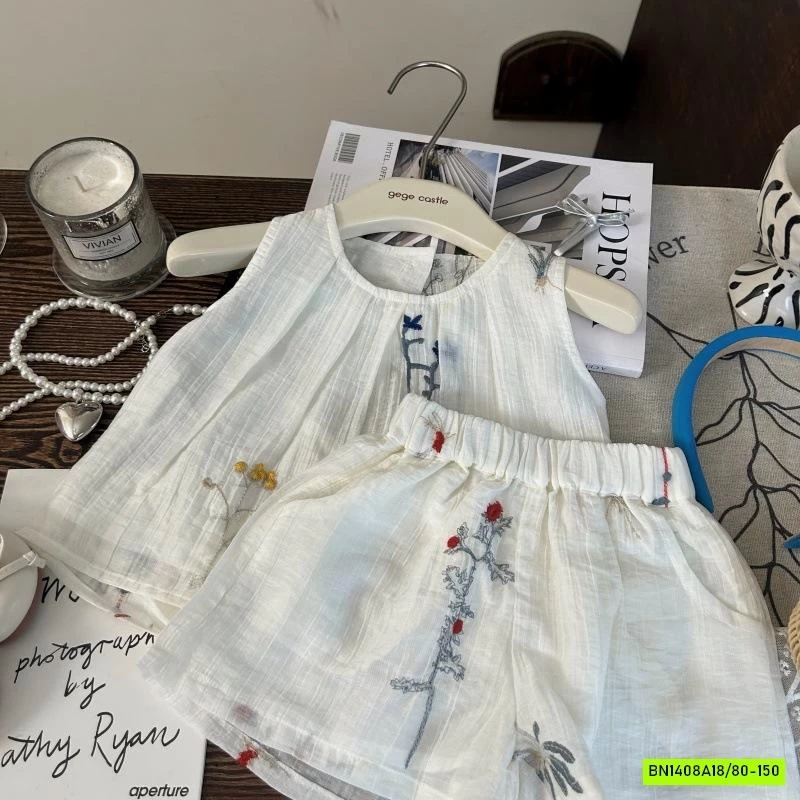 SÉT ĐŨI THÊU HOA SÁT NÁCH