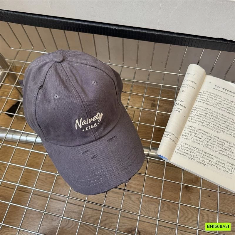 MŨ KẾT THÊU CHỮ VIỀN RÁCH CÁ TÍNH