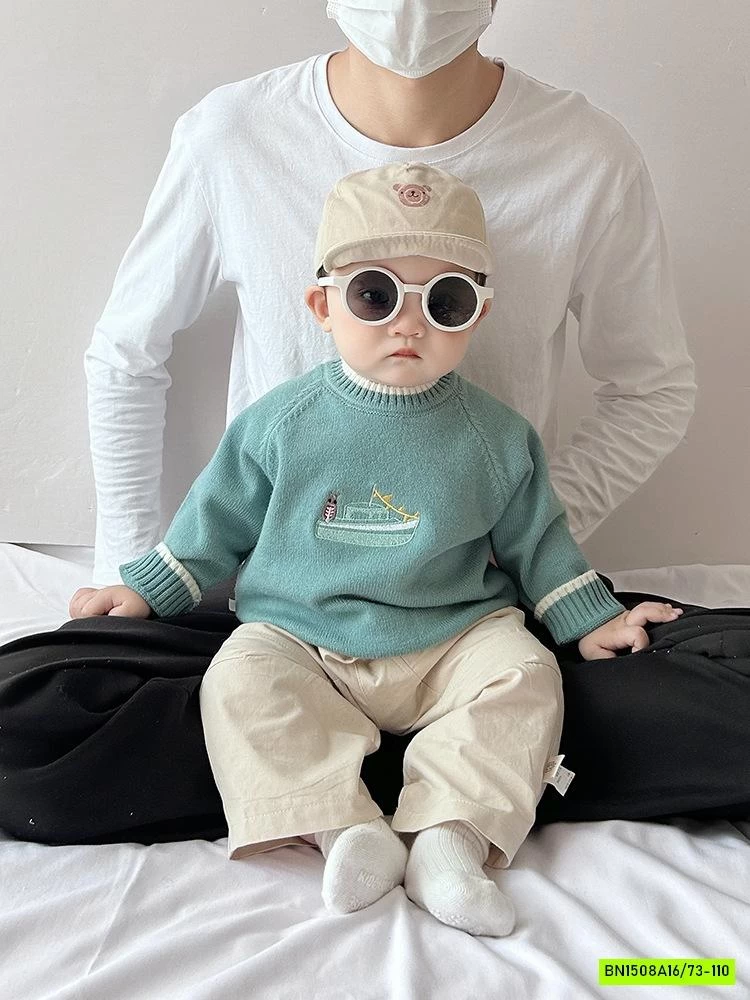 ÁO LEN THÊU CON THUYỀN NHỎ