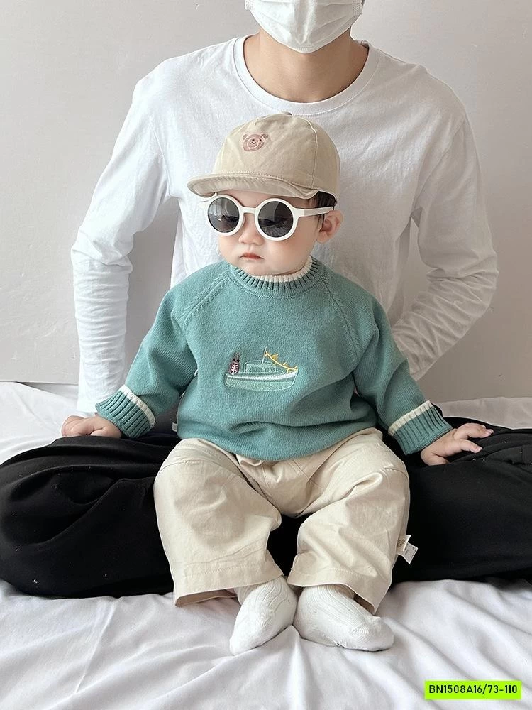 ÁO LEN THÊU CON THUYỀN NHỎ