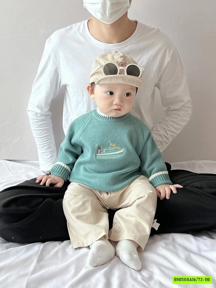 ÁO LEN THÊU CON THUYỀN NHỎ