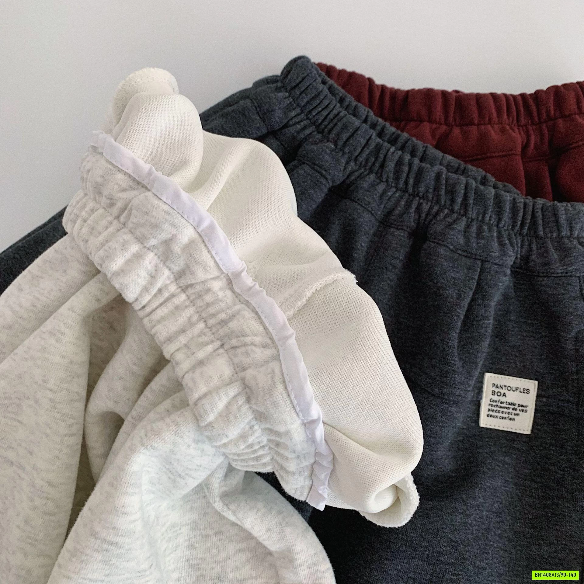 JOGGER NỈ GẮN MÁC