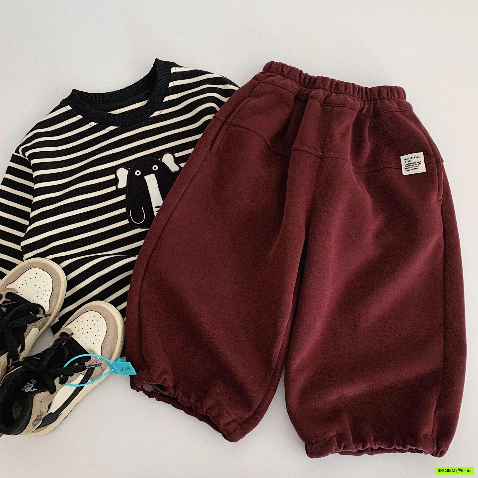 JOGGER NỈ GẮN MÁC