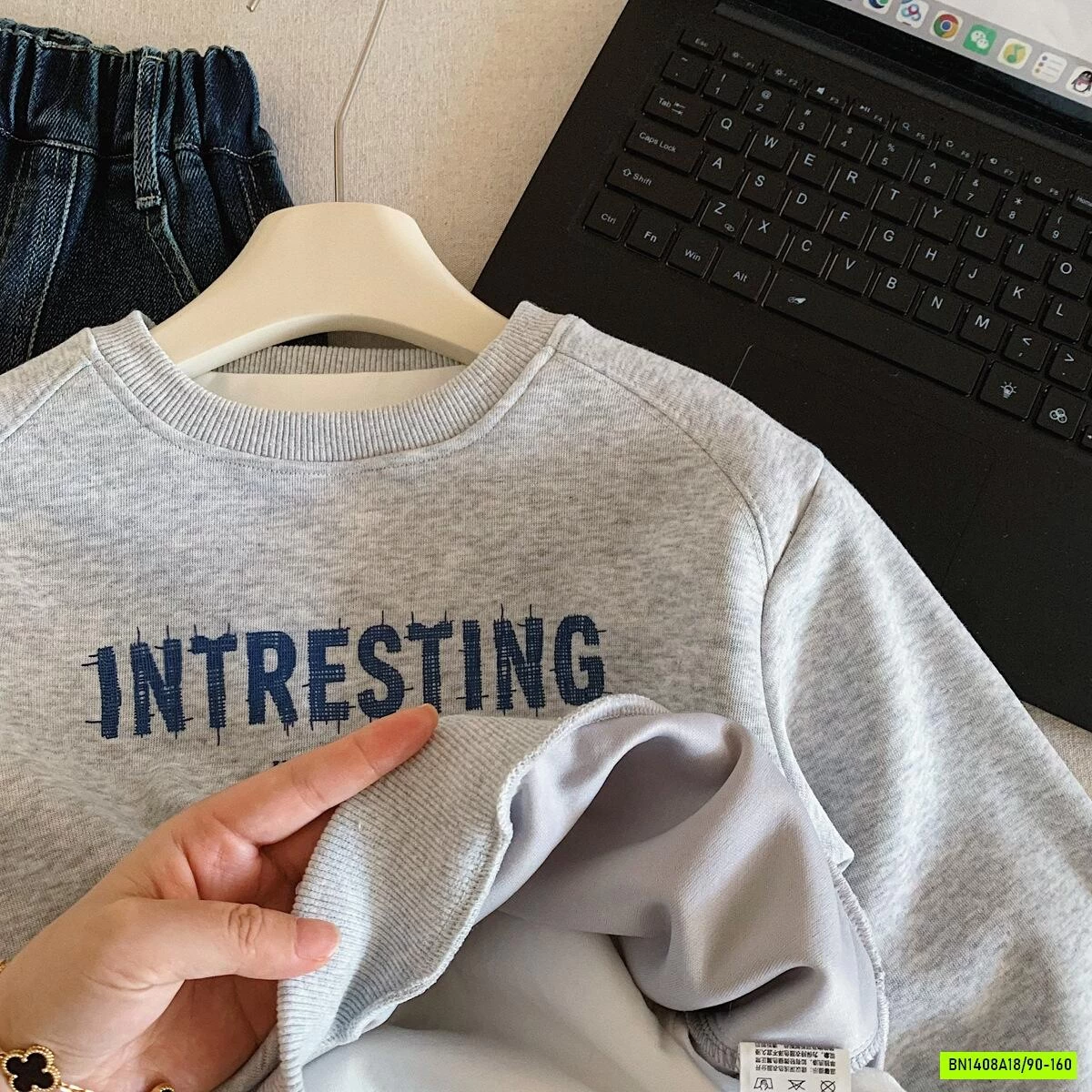ÁO NỈ CỔ TRÒN IN HÌNH LƯNG MUYEKIDS