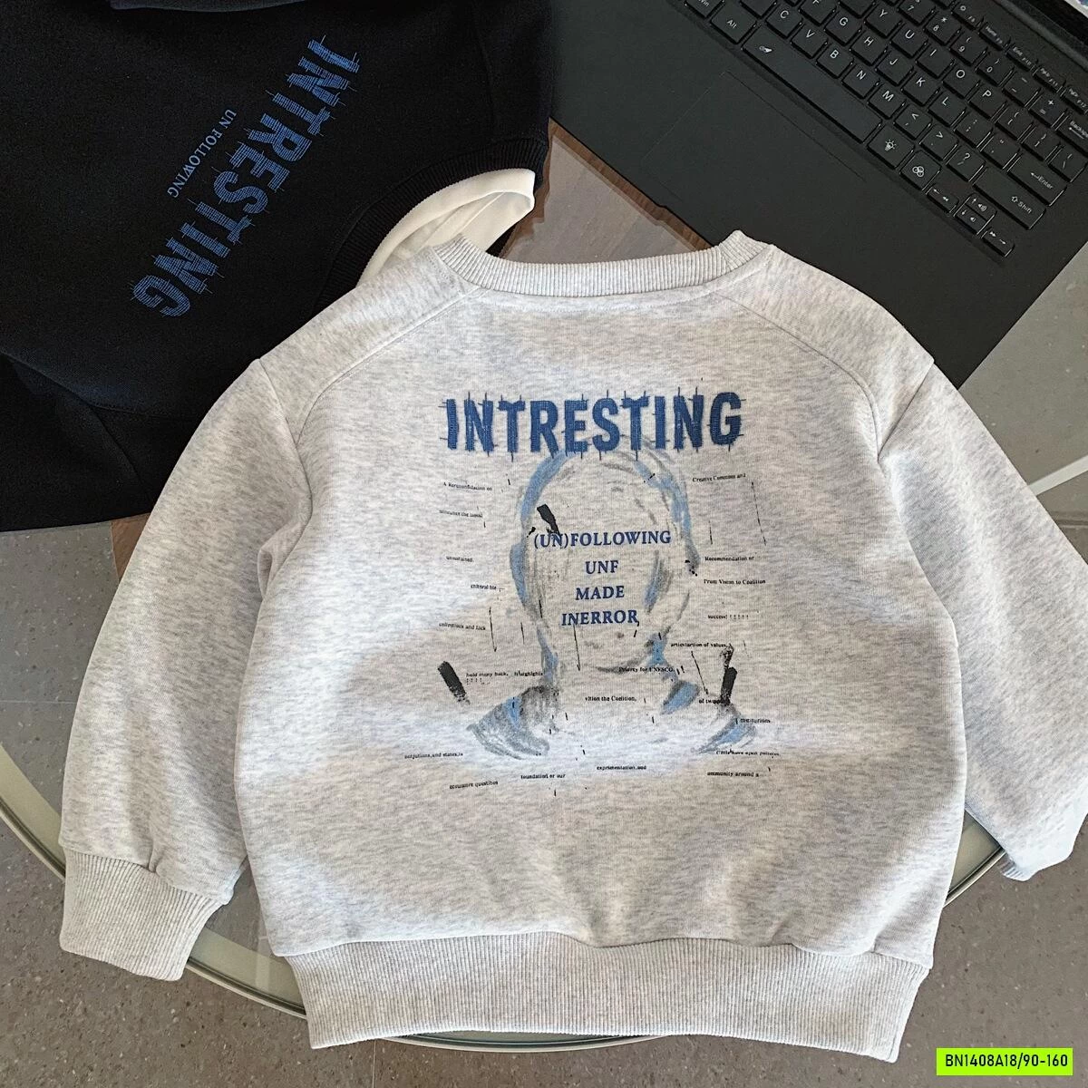 ÁO NỈ CỔ TRÒN IN HÌNH LƯNG MUYEKIDS