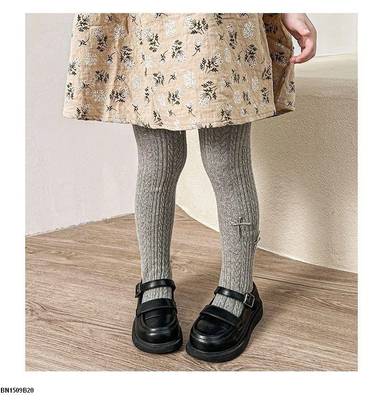 QUẦN TẤT MIU MIU GẮN NƠ