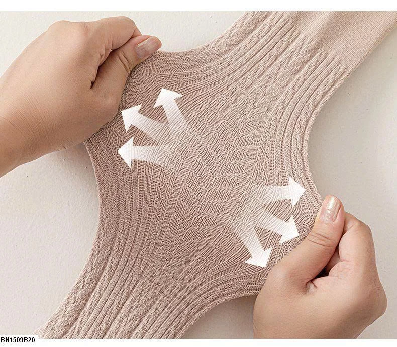 QUẦN TẤT MIU MIU GẮN NƠ