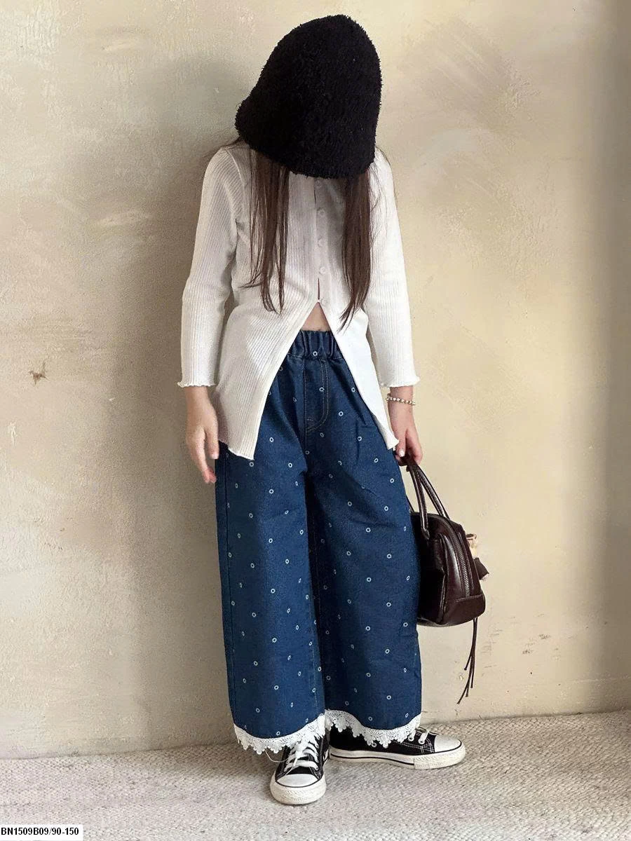 Quần jean phối ren chấm bi