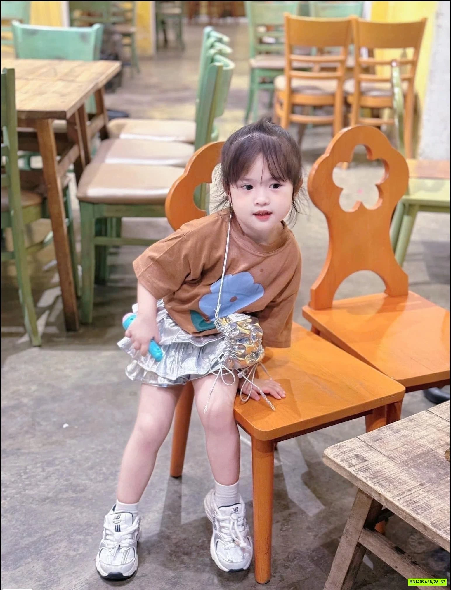 GIÀY THỂ THAO CHỮ N