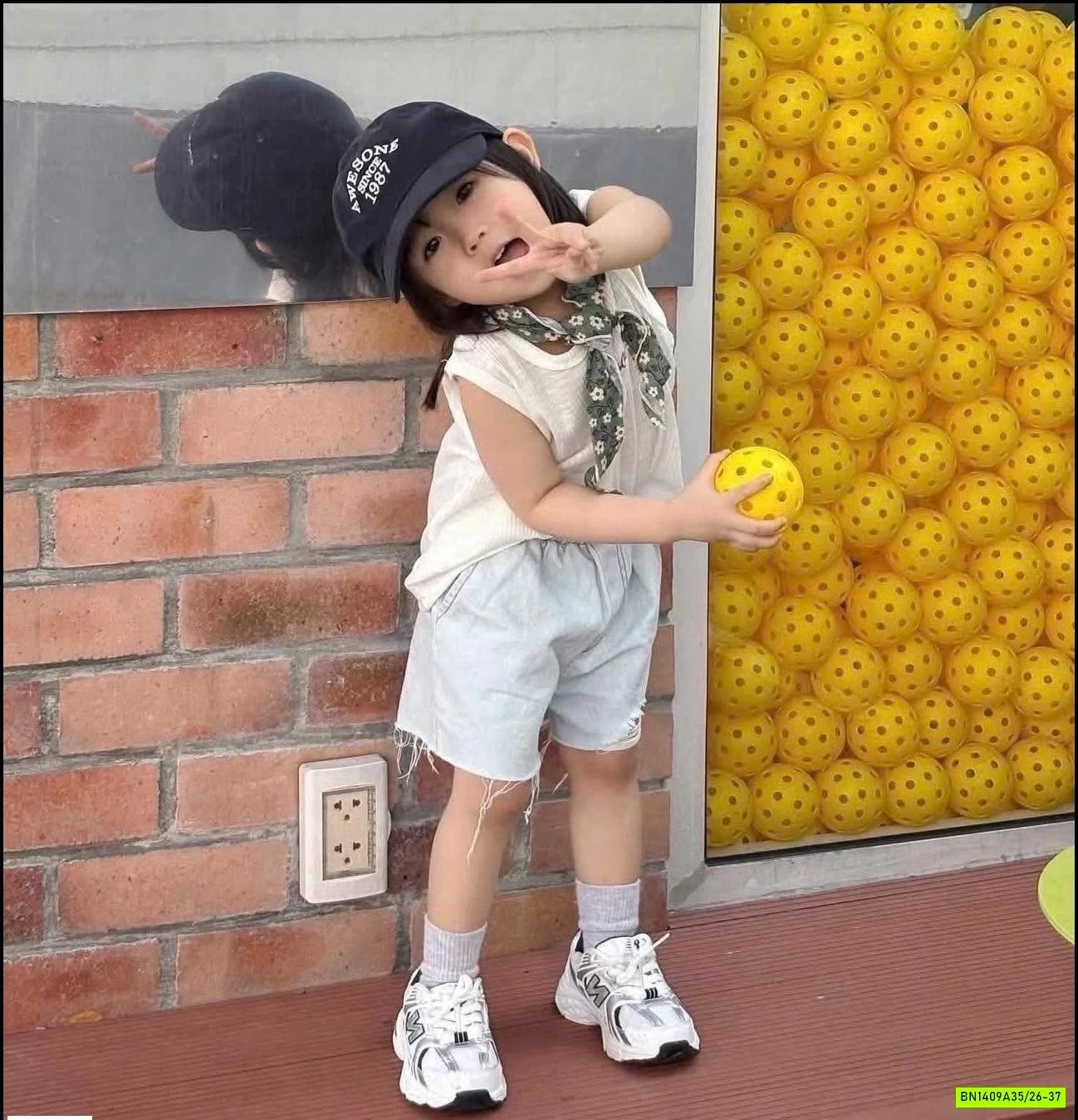 GIÀY THỂ THAO CHỮ N