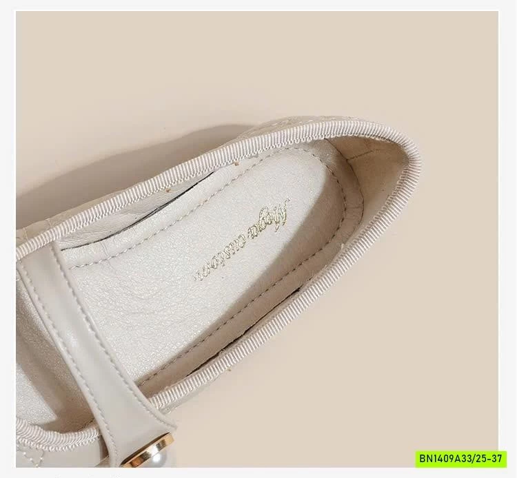 GIÀY BỆT TRẦN TRÁM