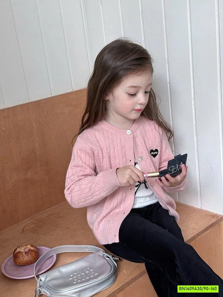 CARDIGAN THÊU TRÁI TIM 24Y159 AMBB