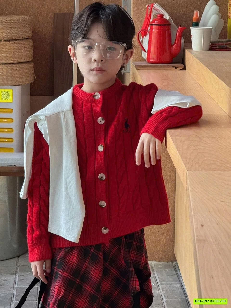 KHOÁC LEN VẶN THỪNG LOGO NGỰC