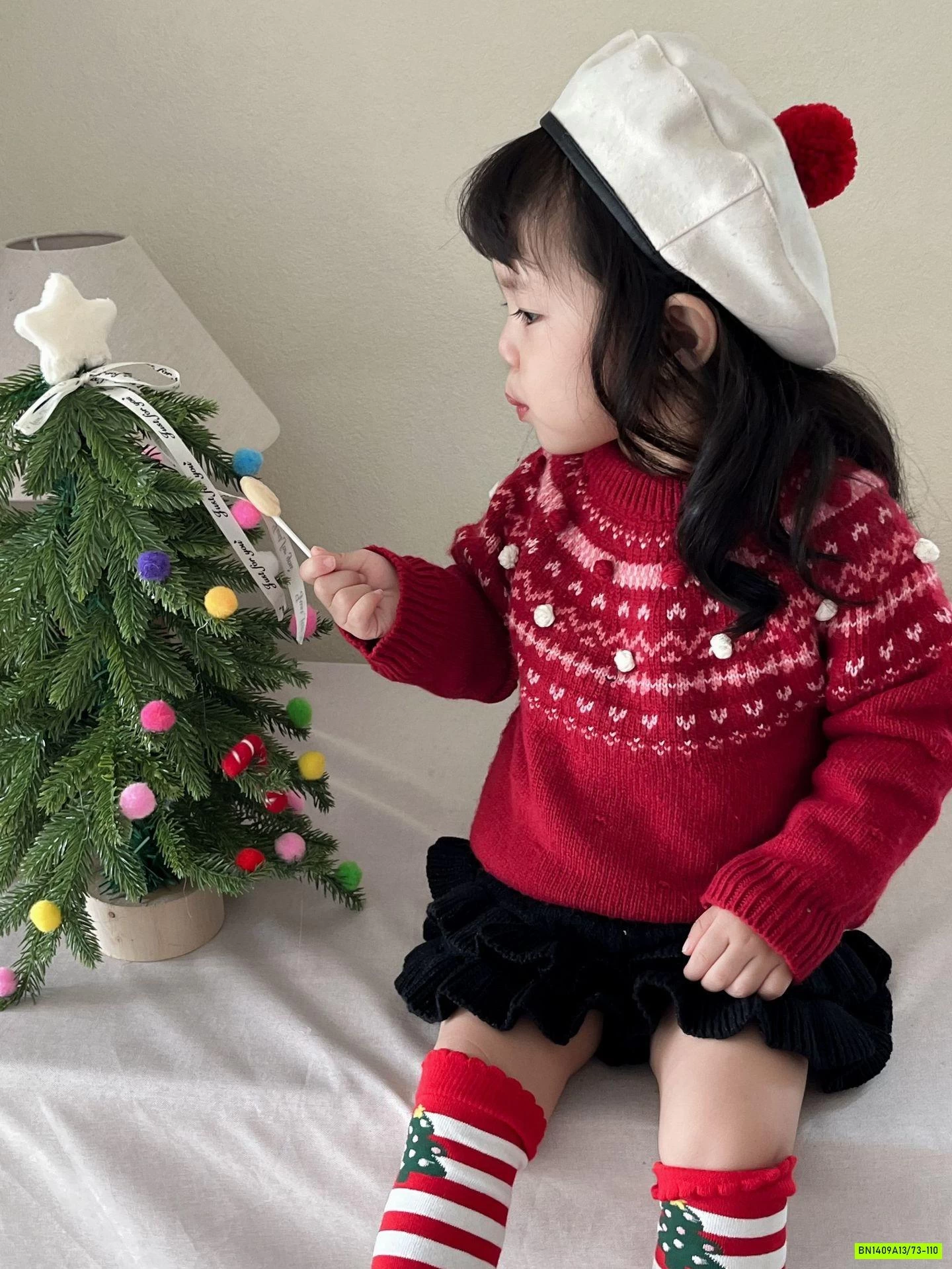 ÁO LEN ĐỎ HỌA TIẾT