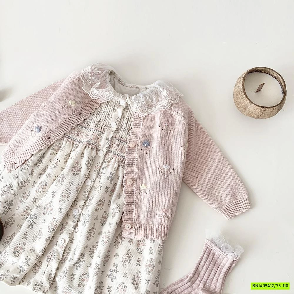 KHOÁC LEN THÊU HOA NHÍ CUTEMILY