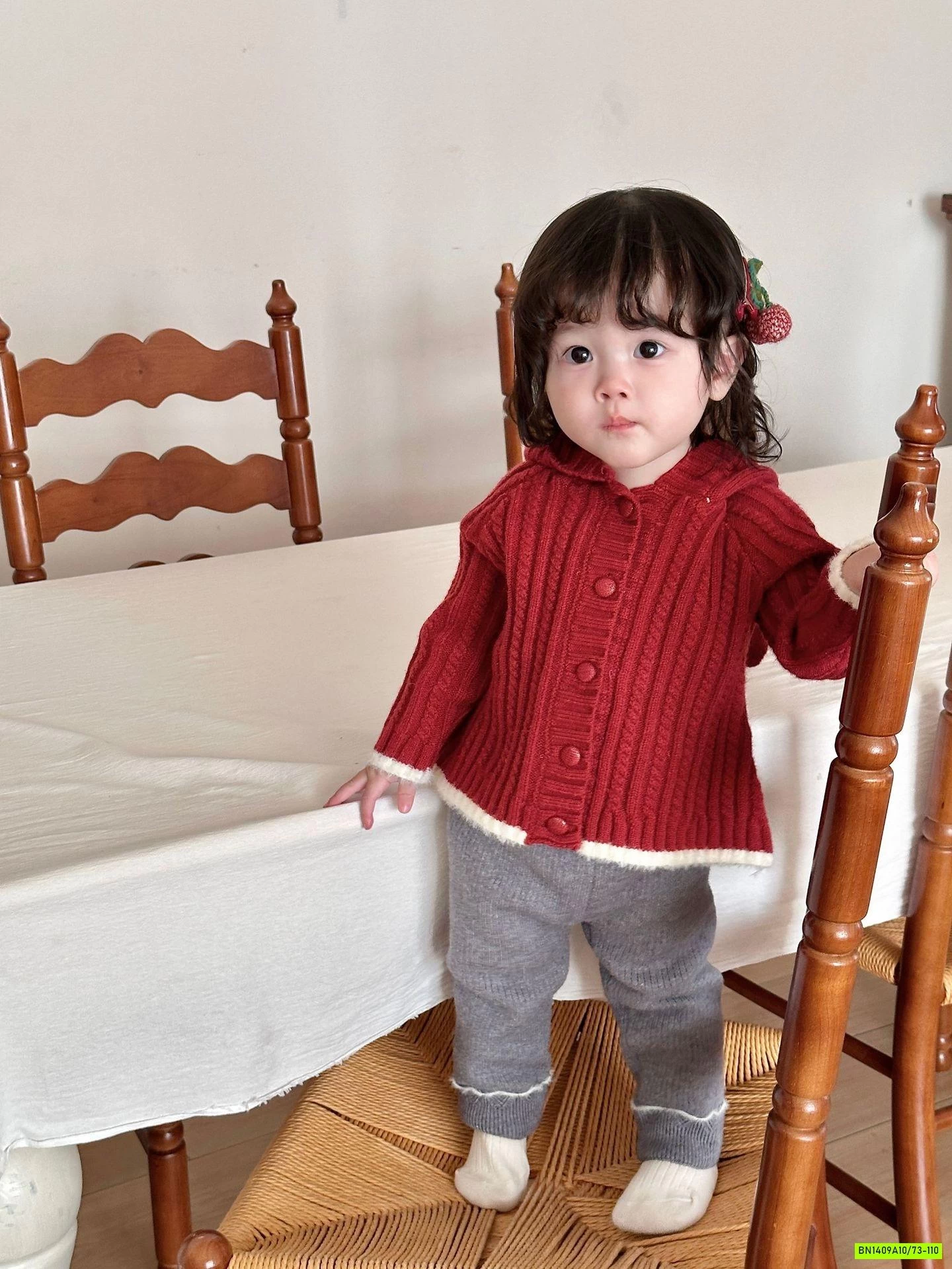 KHOÁC LEN LIỀN MŨ TAI THỎ CUTEMILY