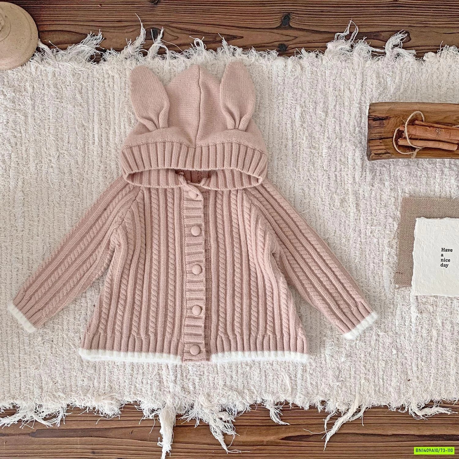 KHOÁC LEN LIỀN MŨ TAI THỎ CUTEMILY