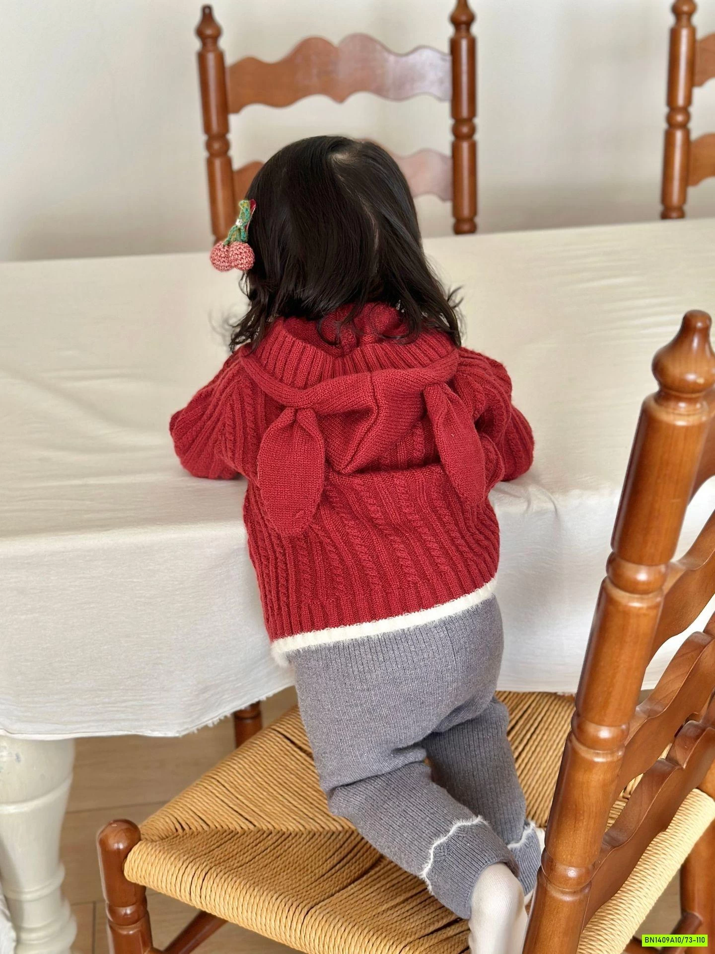 KHOÁC LEN LIỀN MŨ TAI THỎ CUTEMILY