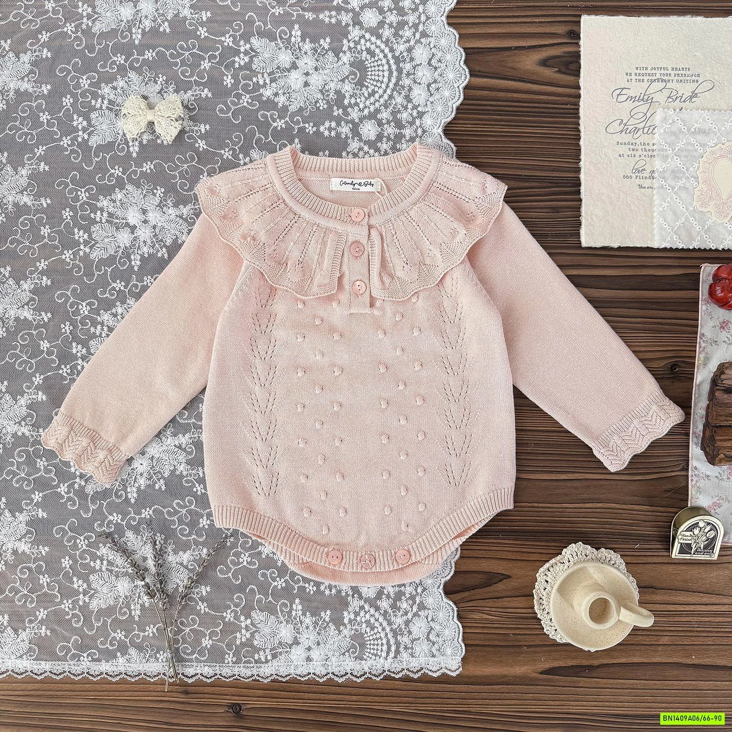 BODY LEN CỔ CHOÀNG THÊU CUTEMILY