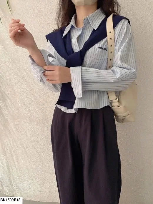 ÁO SƠ MI KẺ KÈM KHĂN SIÊU XINH