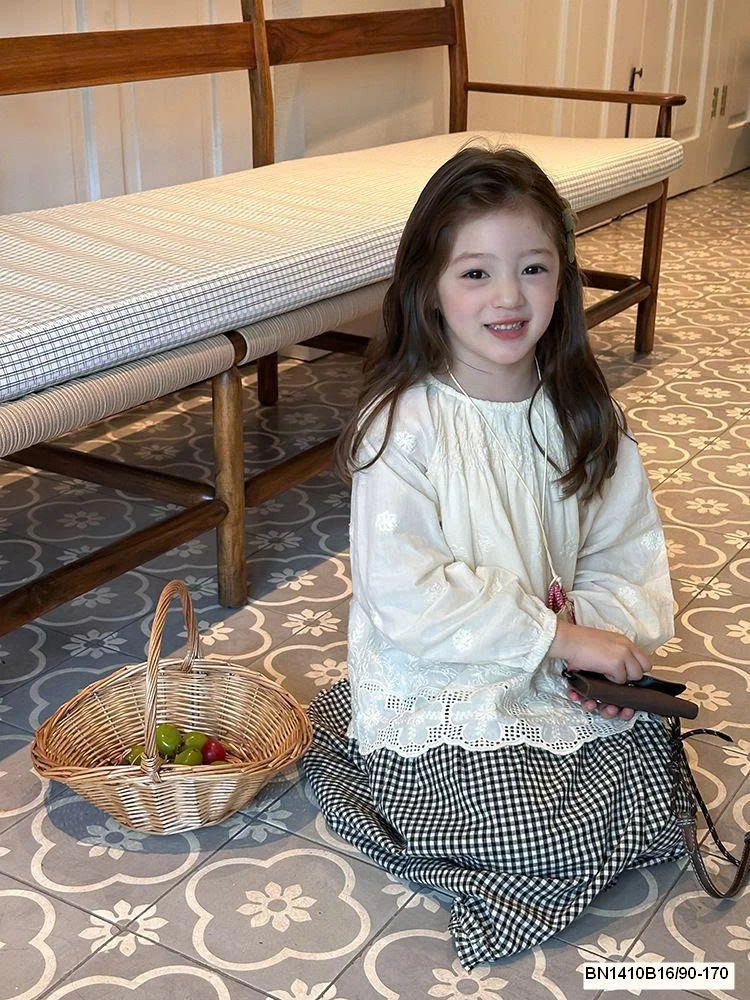 SET ÁO SƠ MI REN MIC + CHÂN VÁY CARO DÁNG DÀI AMBB 25F029