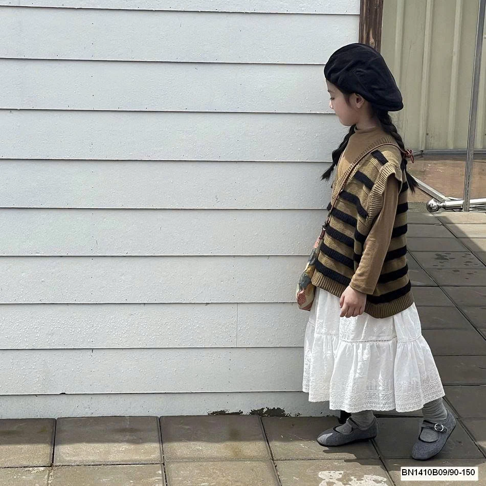 CHÂN VÁY TRẮNG DÁNG DÀI