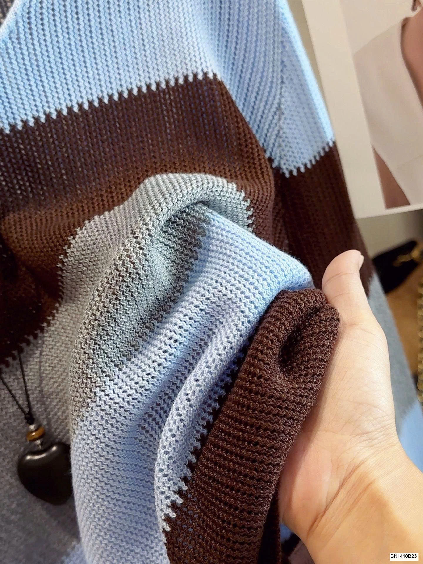 ÁO LEN DỆT MỎNG KẺ NGANG