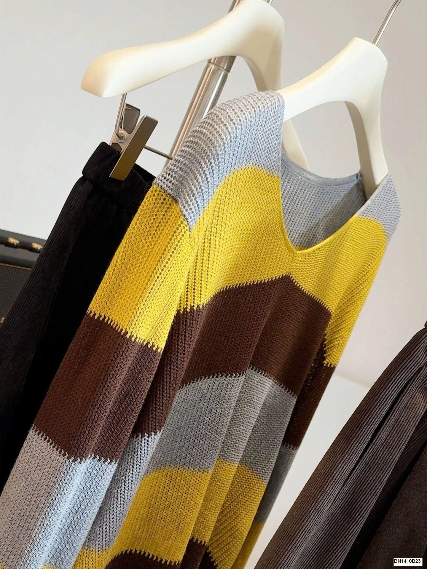 ÁO LEN DỆT MỎNG KẺ NGANG