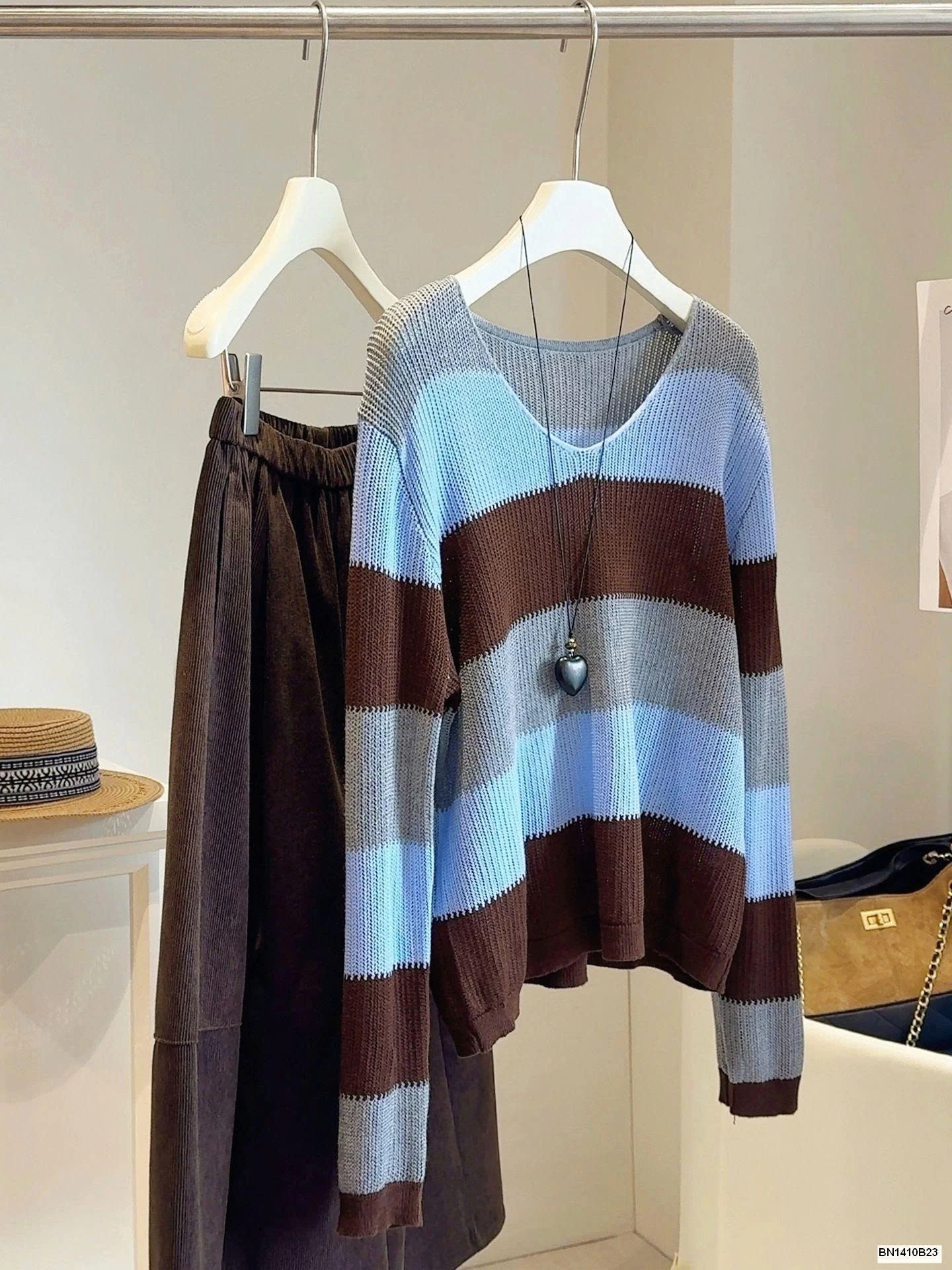 ÁO LEN DỆT MỎNG KẺ NGANG