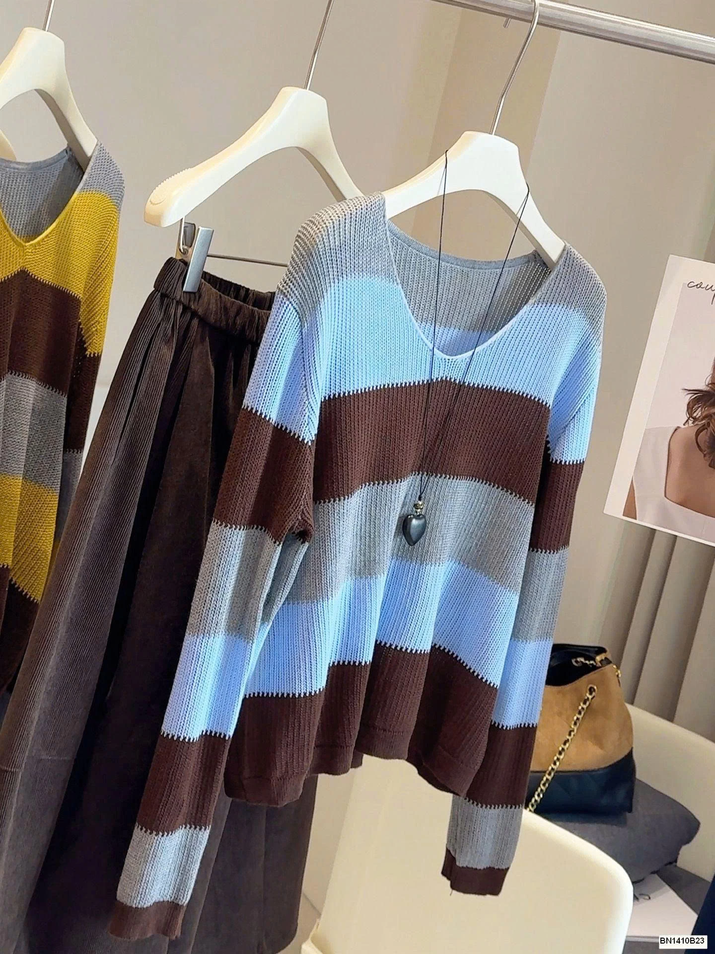 ÁO LEN DỆT MỎNG KẺ NGANG