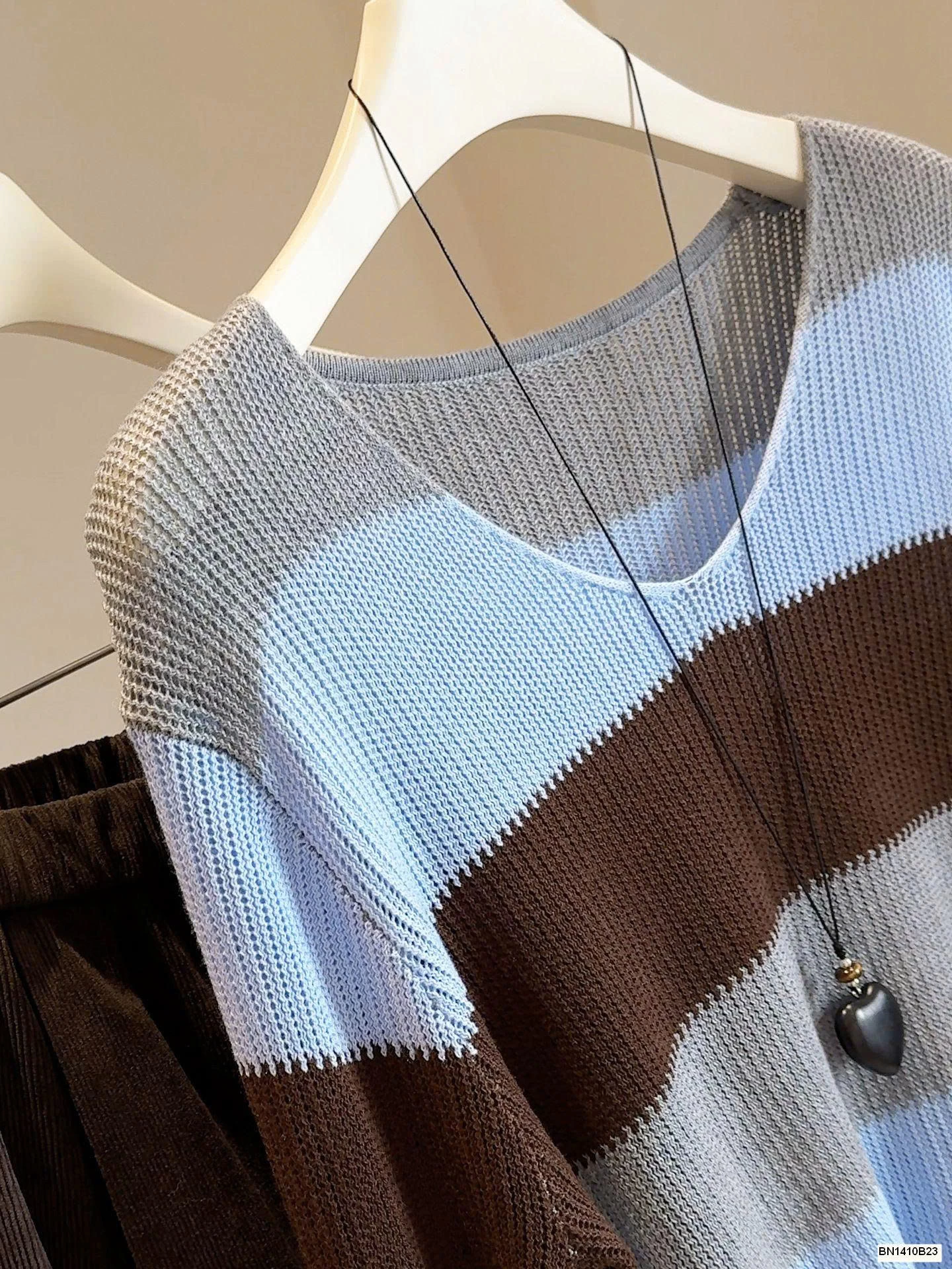 ÁO LEN DỆT MỎNG KẺ NGANG