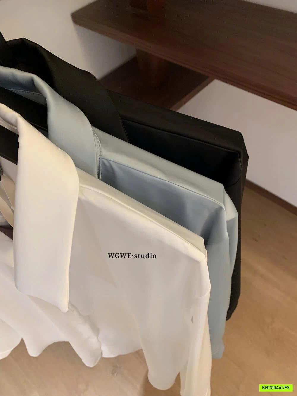 SƠ MI LỤA TAY RÚT CÁCH ĐIỆU WGWE7604