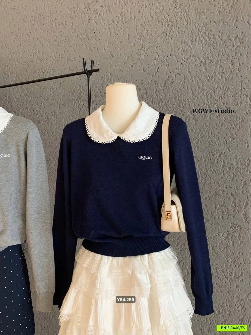 ÁO LEN CỔ SEN WGWE7131