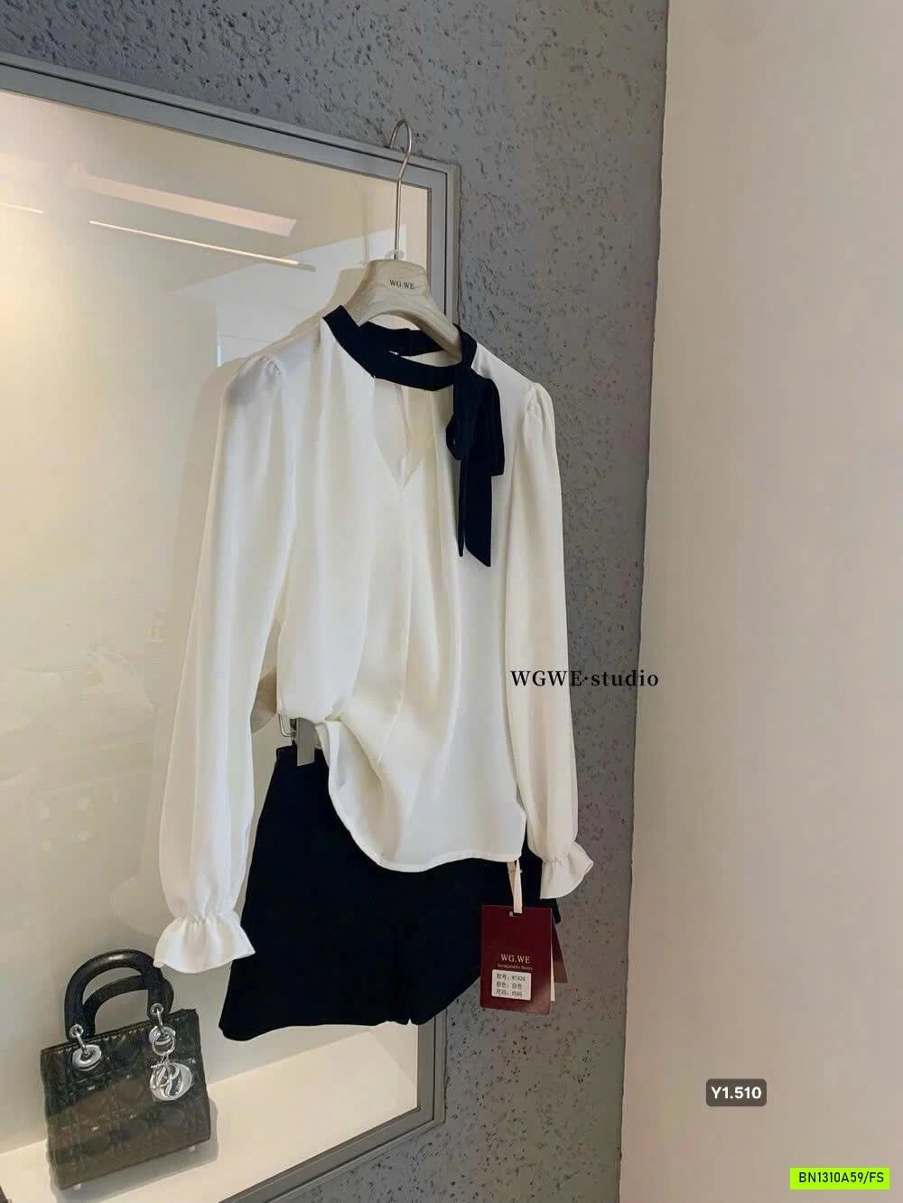 SƠ MI DÀI TAY CỔ V THẮT NƠ WGWE7428