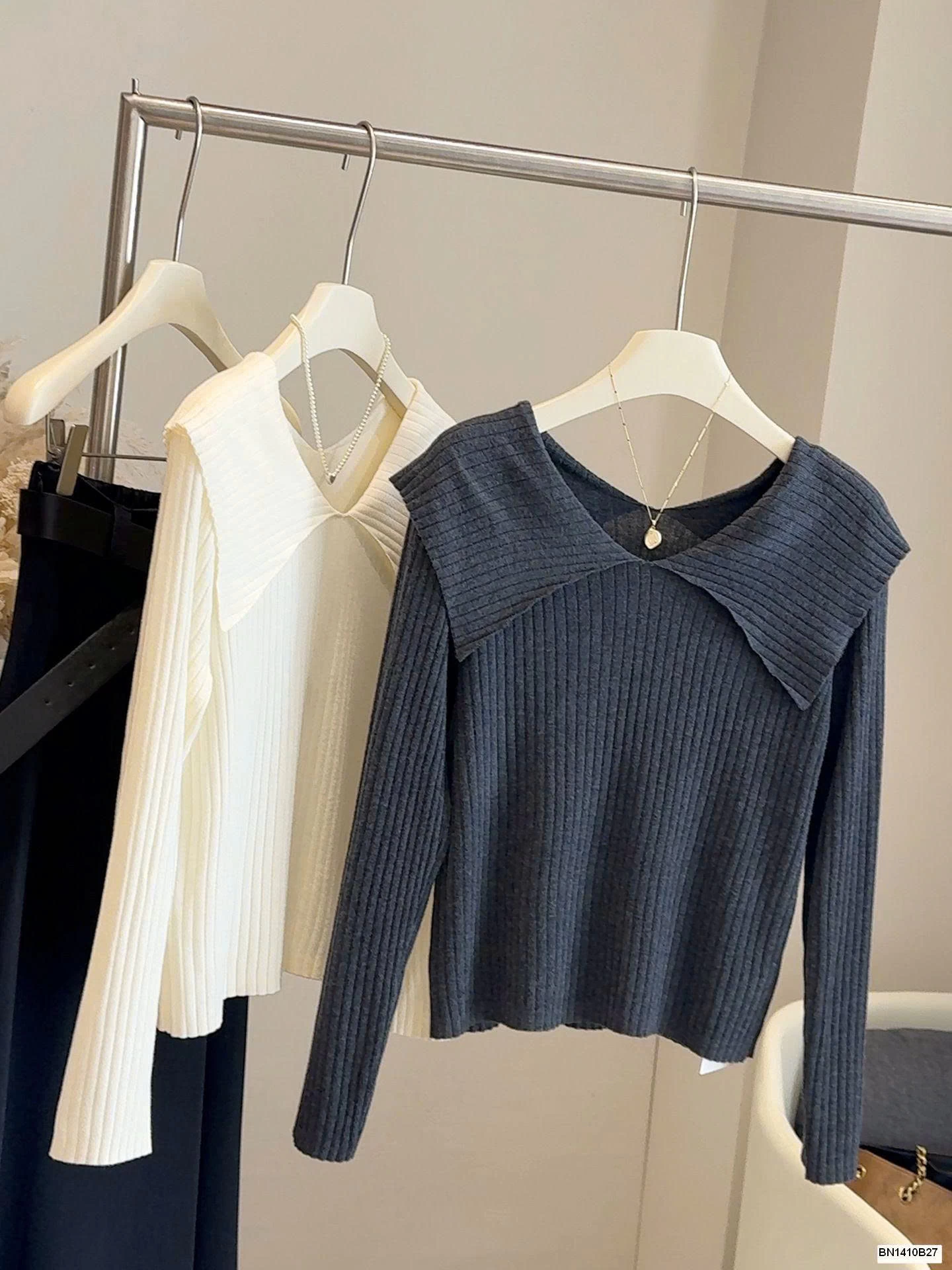 ÁO LEN GÂN CỔ BẺ