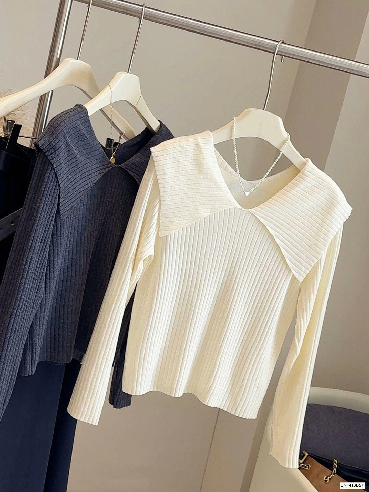 ÁO LEN GÂN CỔ BẺ