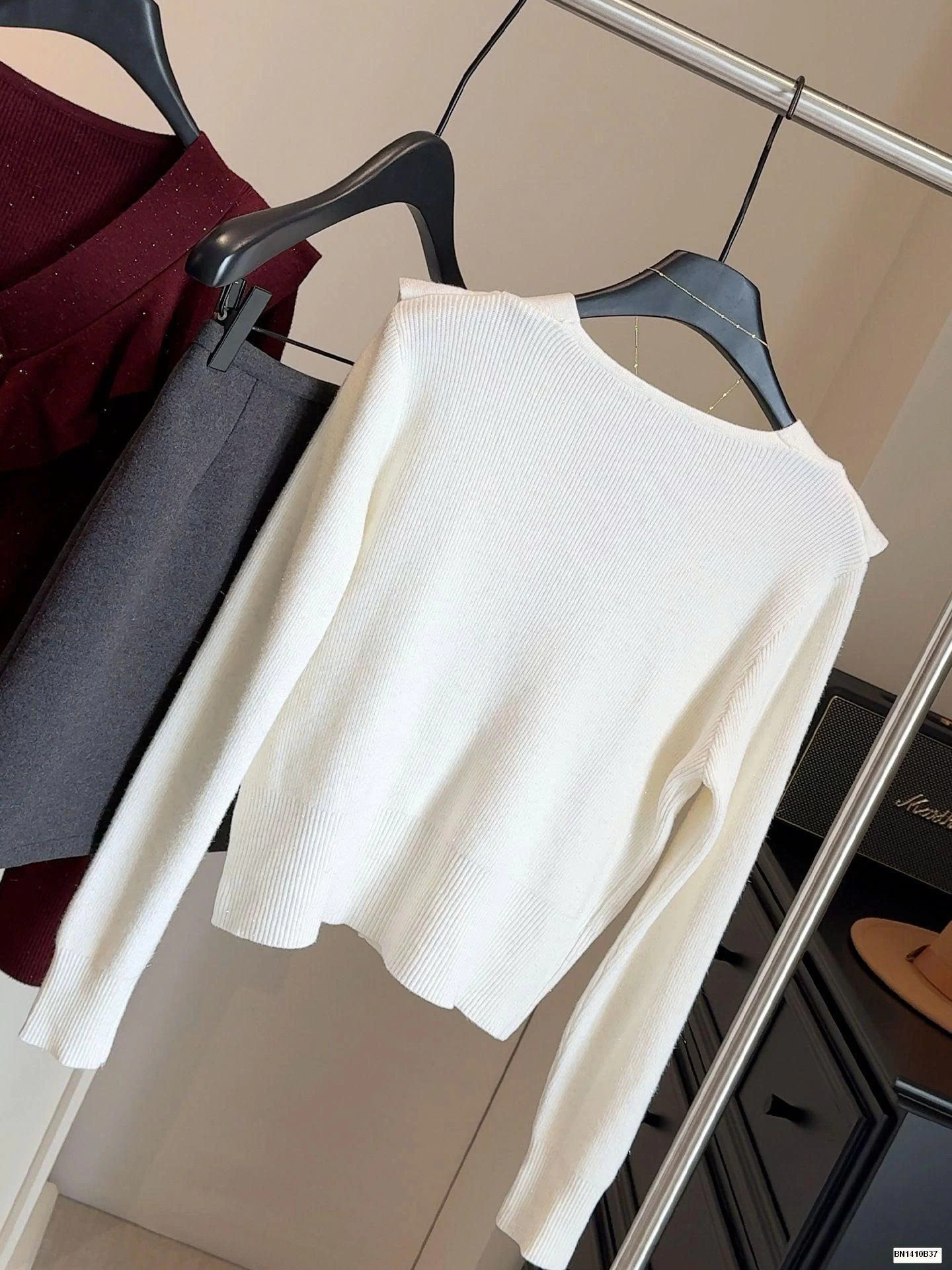 ÁO LEN DỆT KIM CỔ CHỮ V