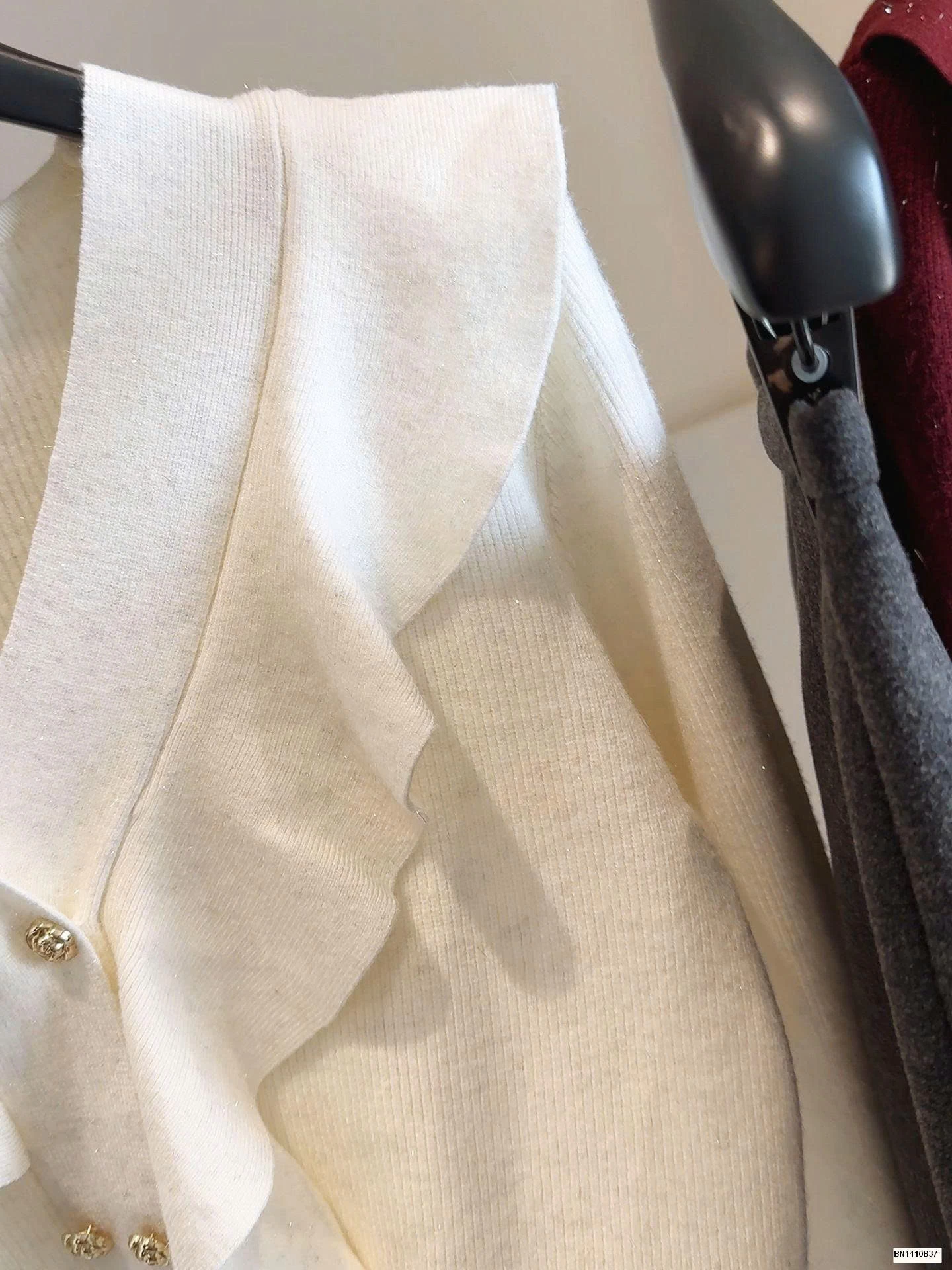 ÁO LEN DỆT KIM CỔ CHỮ V