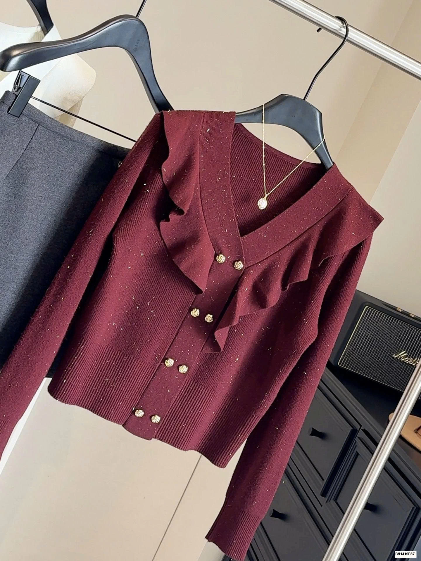 ÁO LEN DỆT KIM CỔ CHỮ V