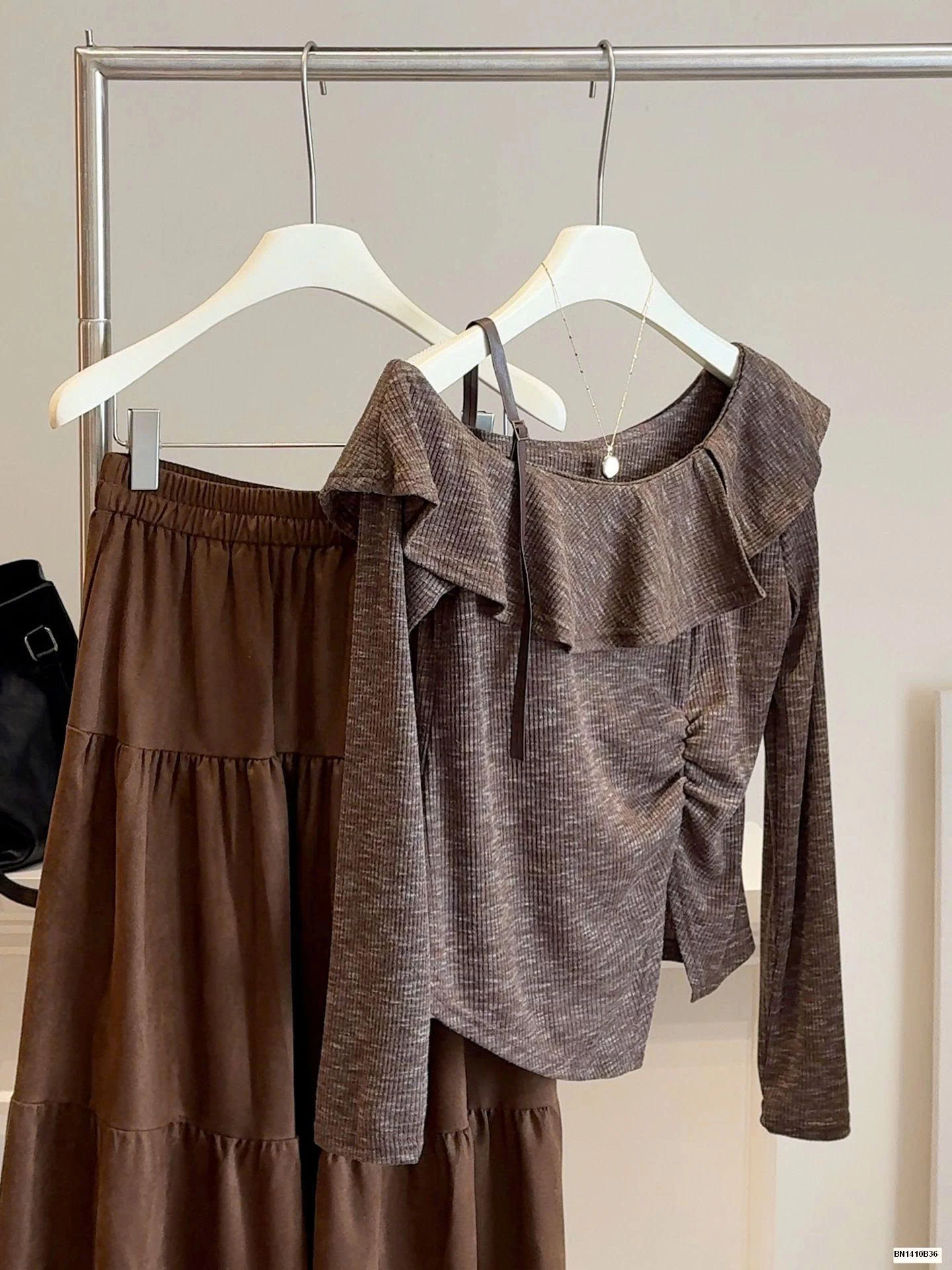 ÁO THUN BÈO CỔ LỆCH ANNA