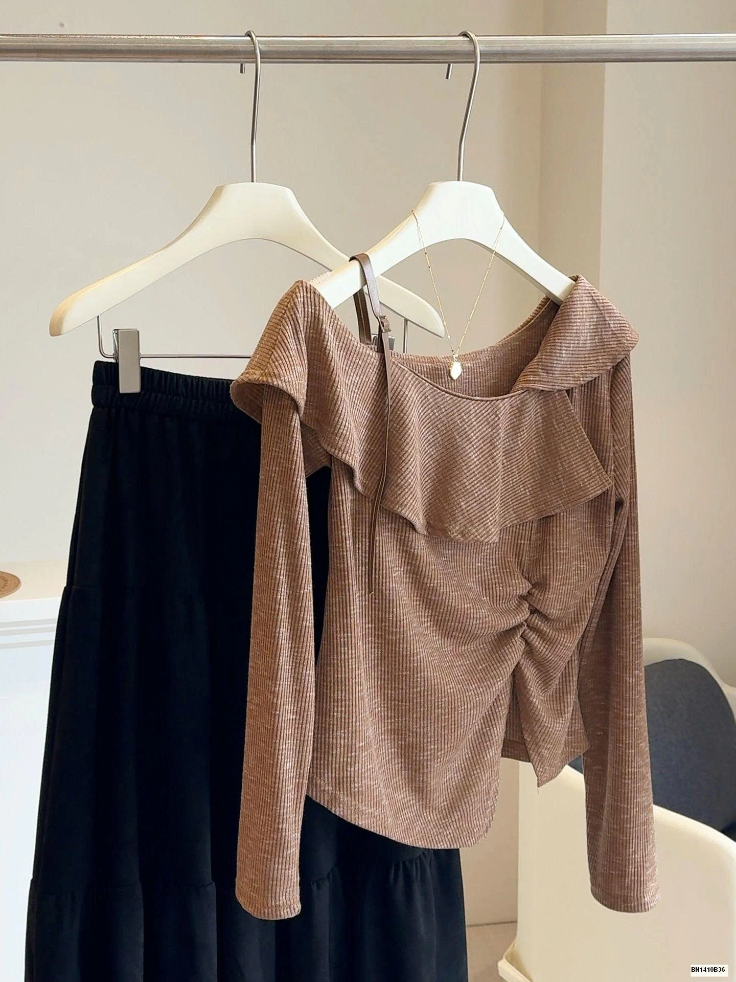 ÁO THUN BÈO CỔ LỆCH ANNA