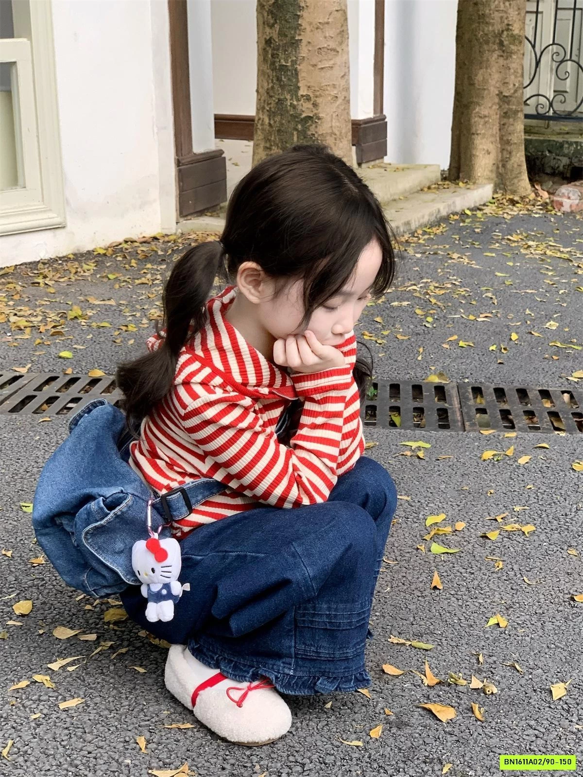 KHOÁC LEN KẺ LIỀN MŨ MIX JEANS SUÔNG