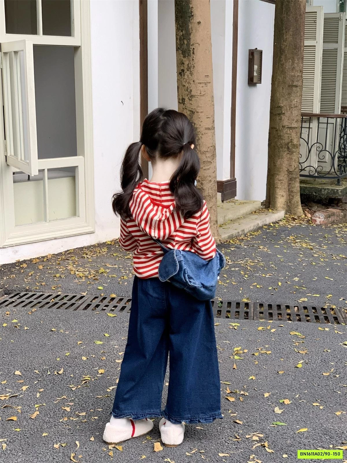 KHOÁC LEN KẺ LIỀN MŨ MIX JEANS SUÔNG