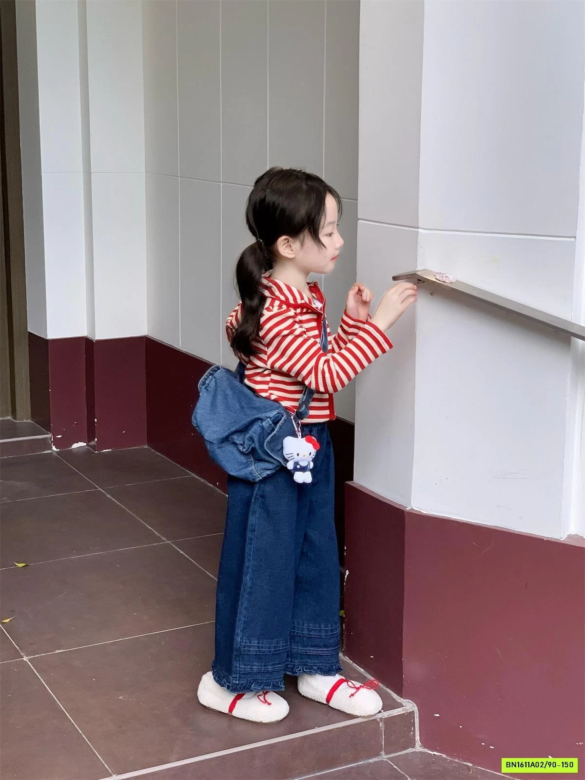 KHOÁC LEN KẺ LIỀN MŨ MIX JEANS SUÔNG