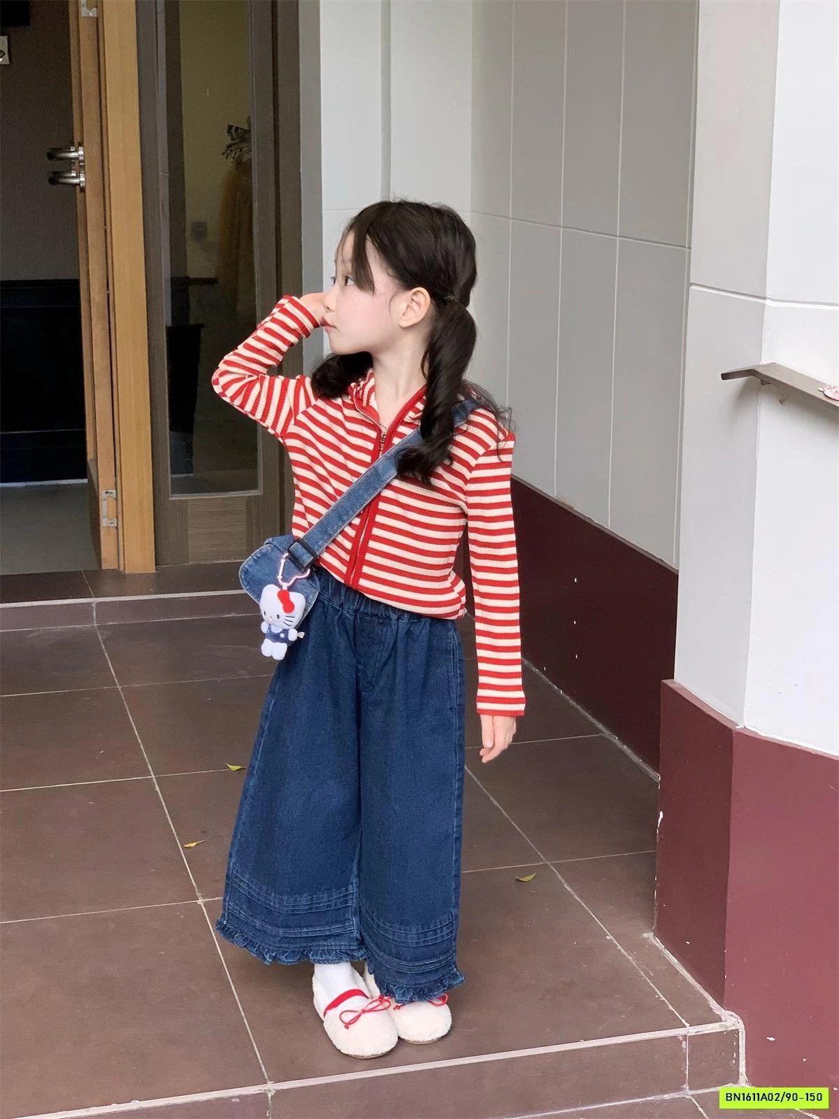 KHOÁC LEN KẺ LIỀN MŨ MIX JEANS SUÔNG