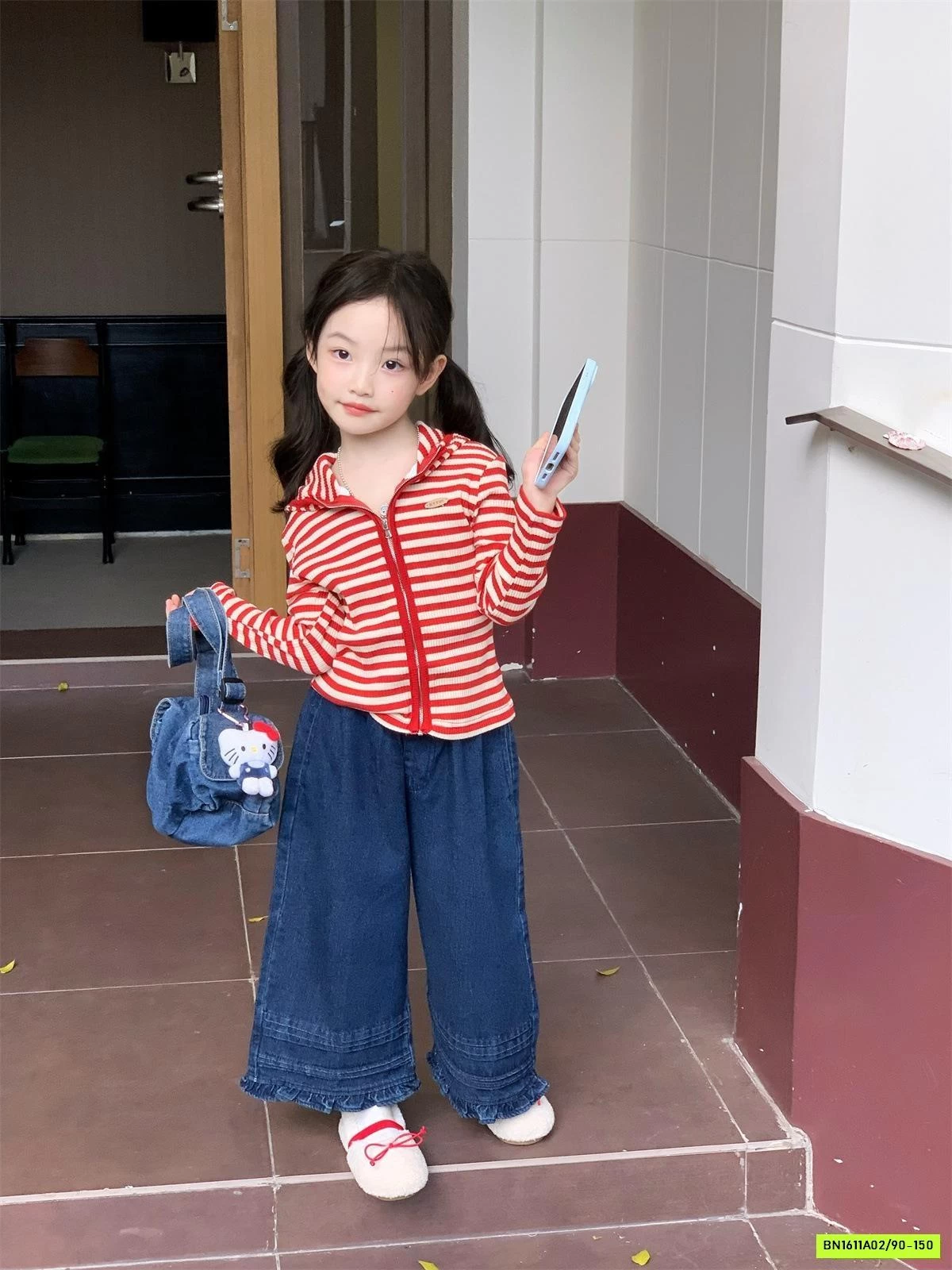 KHOÁC LEN KẺ LIỀN MŨ MIX JEANS SUÔNG