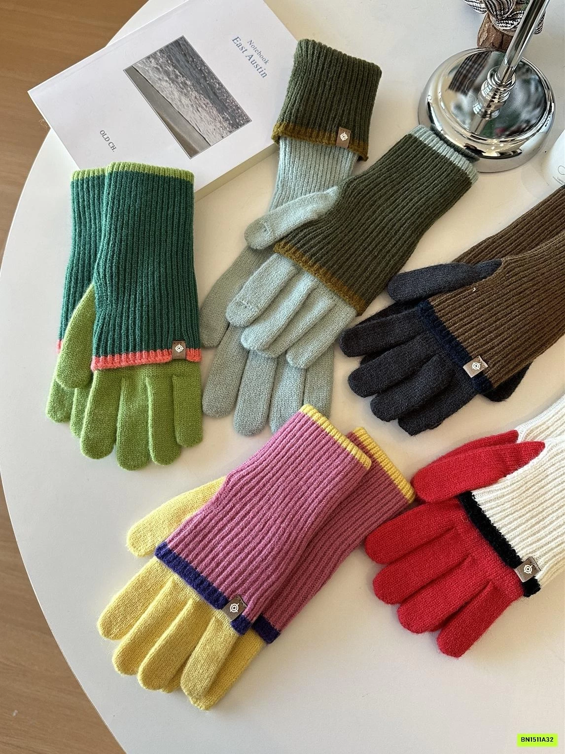 GĂNG TAY LEN PHỐI MÀU HỞ NGÓN