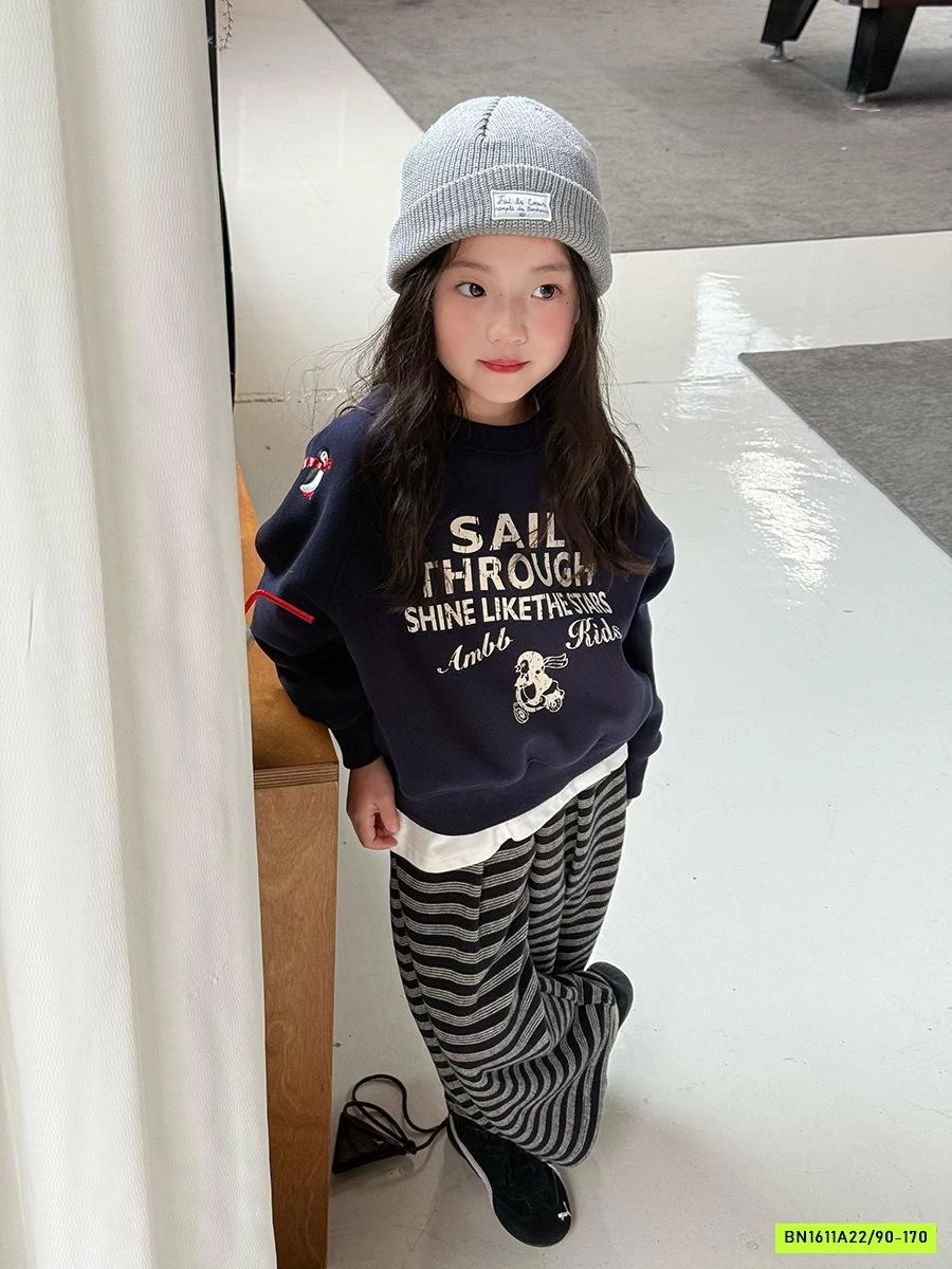 ÁO NỈ TRƠN MÀU IN CHỮ 25F021 AMBB