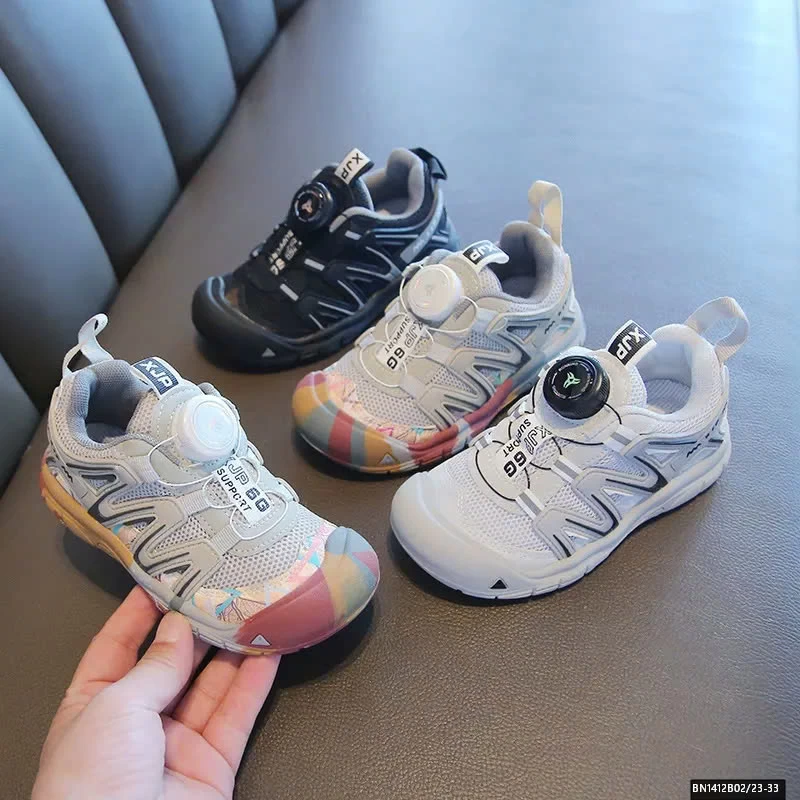 GIÀY THỂ THAO LƯỚI KHÓA VẶN