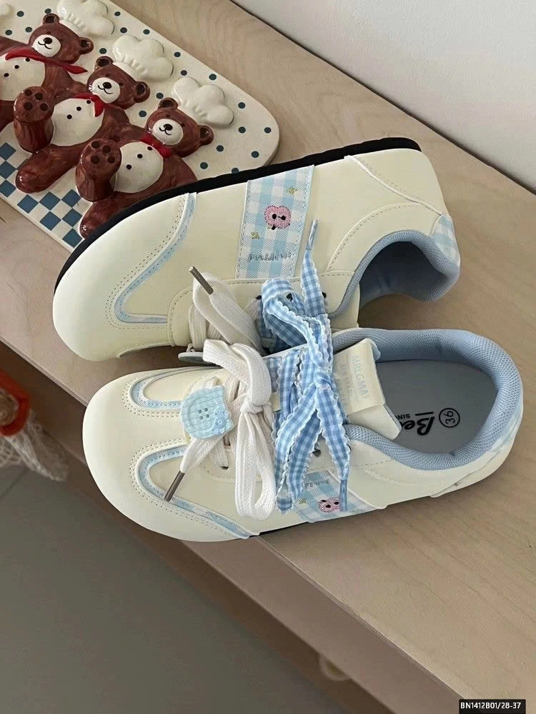 GIÀY THỂ THAO DÂY CARO DỄ THƯƠNG BÉ GÁI